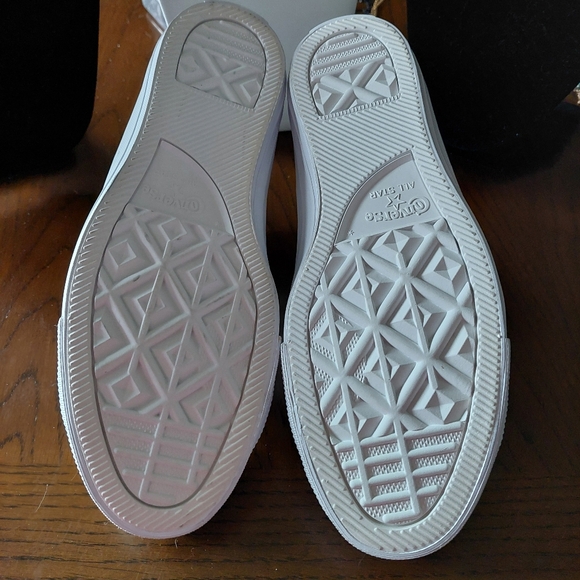 New White Leather Velcro Strap Converse Chuck Taylor Sneakers - Picture 6 of 6